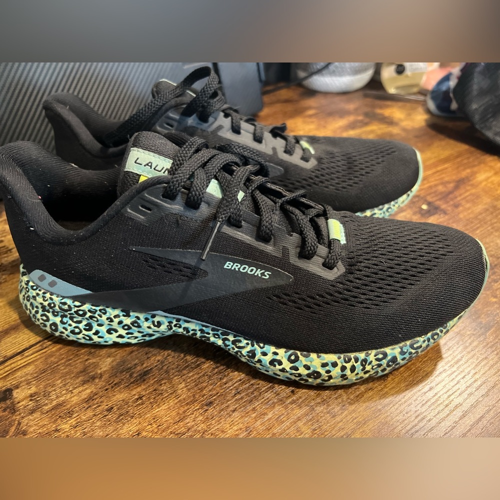 EUC Brooks Tennis Shoes